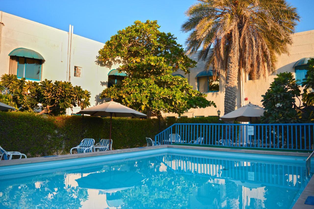 Al Corniche Hotel Szardża Zewnętrze zdjęcie
