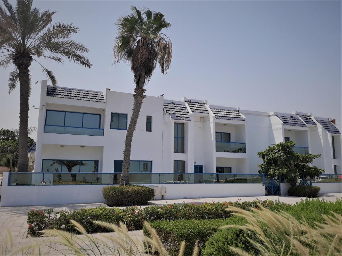 Al Corniche Hotel Szardża Zewnętrze zdjęcie