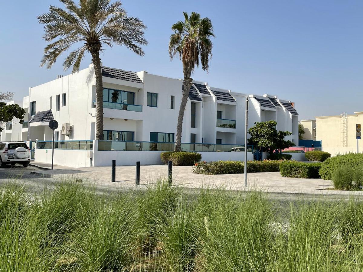 Al Corniche Hotel Szardża Zewnętrze zdjęcie