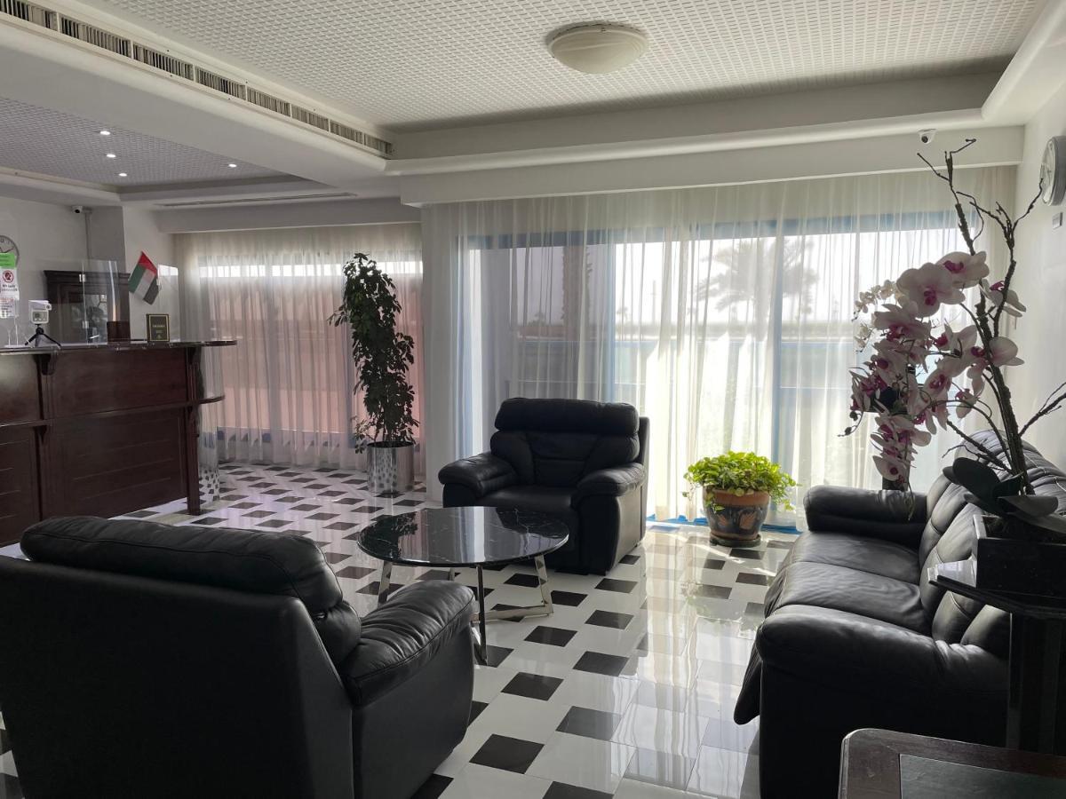 Al Corniche Hotel Szardża Zewnętrze zdjęcie
