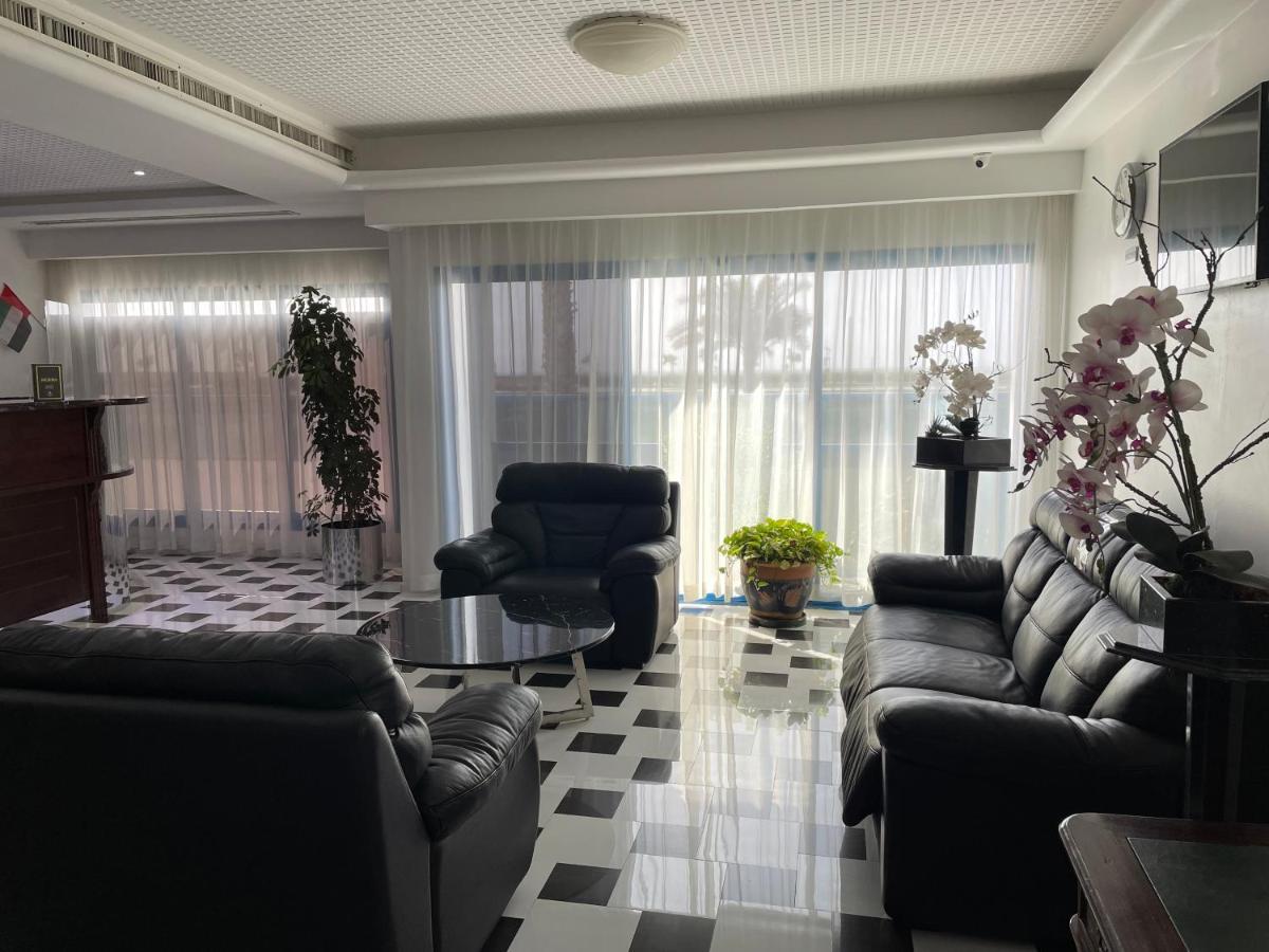 Al Corniche Hotel Szardża Zewnętrze zdjęcie