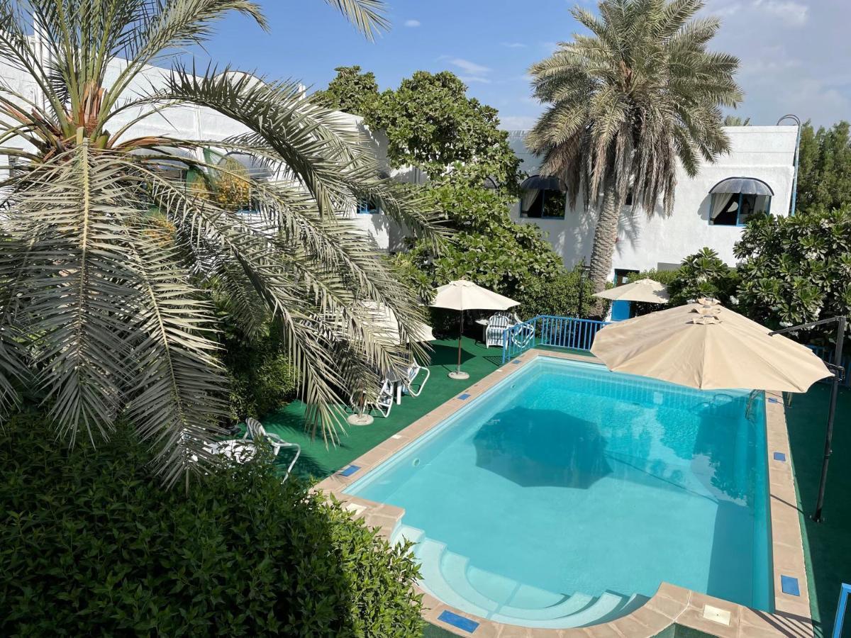 Al Corniche Hotel Szardża Zewnętrze zdjęcie