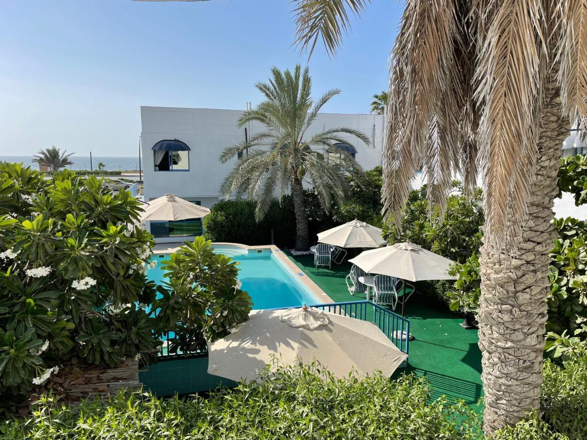Al Corniche Hotel Szardża Zewnętrze zdjęcie