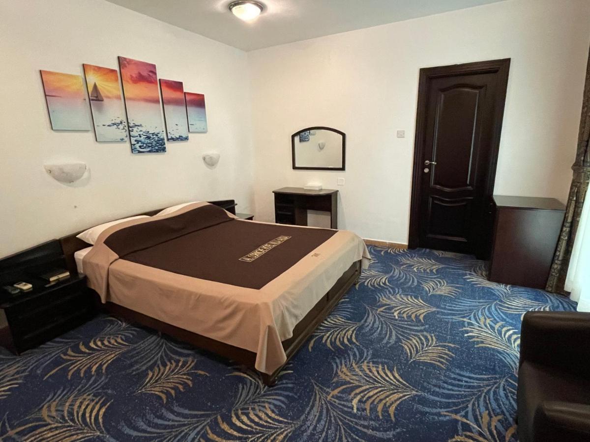 Al Corniche Hotel Szardża Zewnętrze zdjęcie