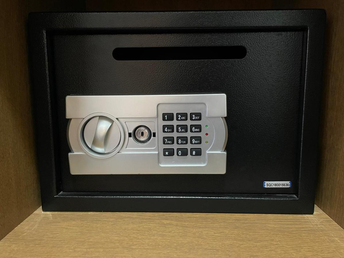 Al Corniche Hotel Szardża Zewnętrze zdjęcie