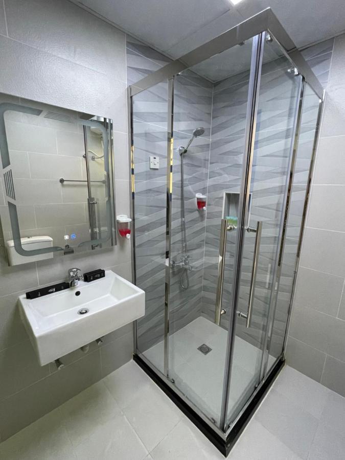 Al Corniche Hotel Szardża Zewnętrze zdjęcie