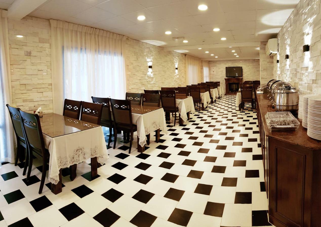Al Corniche Hotel Szardża Zewnętrze zdjęcie