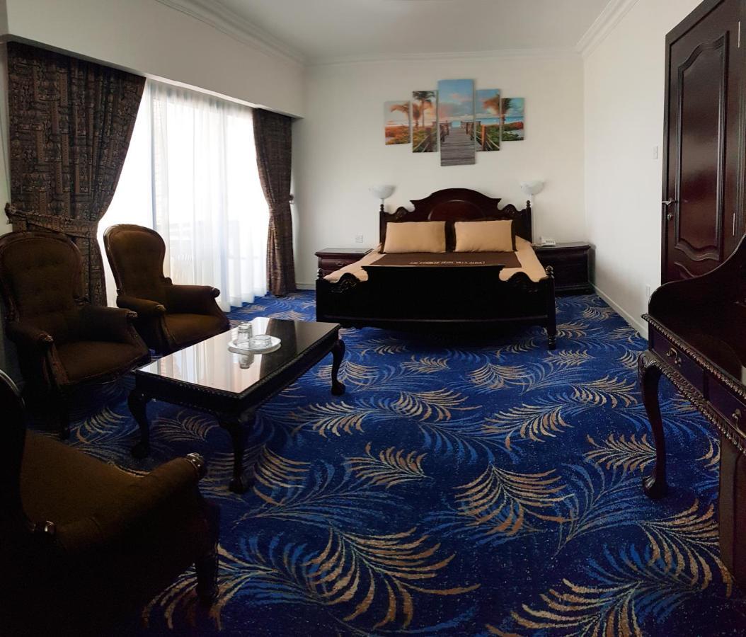 Al Corniche Hotel Szardża Zewnętrze zdjęcie