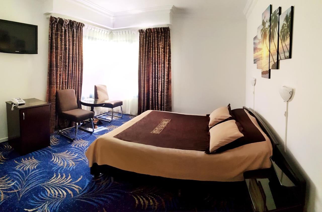 Al Corniche Hotel Szardża Zewnętrze zdjęcie