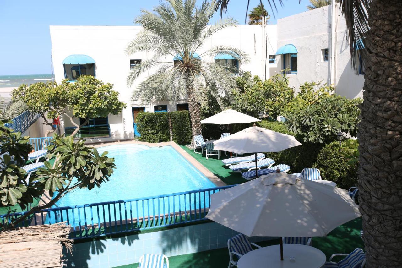 Al Corniche Hotel Szardża Zewnętrze zdjęcie