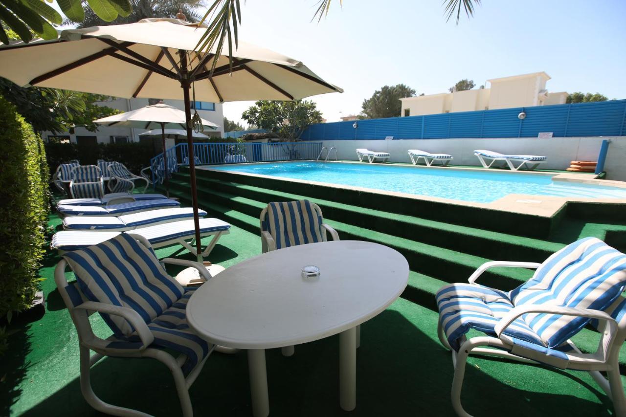 Al Corniche Hotel Szardża Zewnętrze zdjęcie