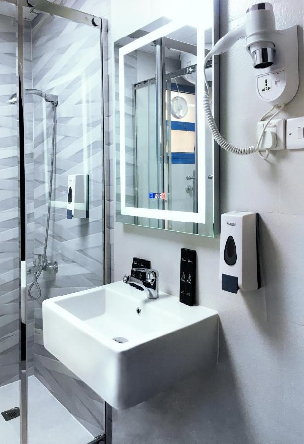 Al Corniche Hotel Szardża Zewnętrze zdjęcie