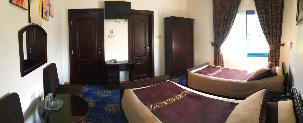 Al Corniche Hotel Szardża Zewnętrze zdjęcie